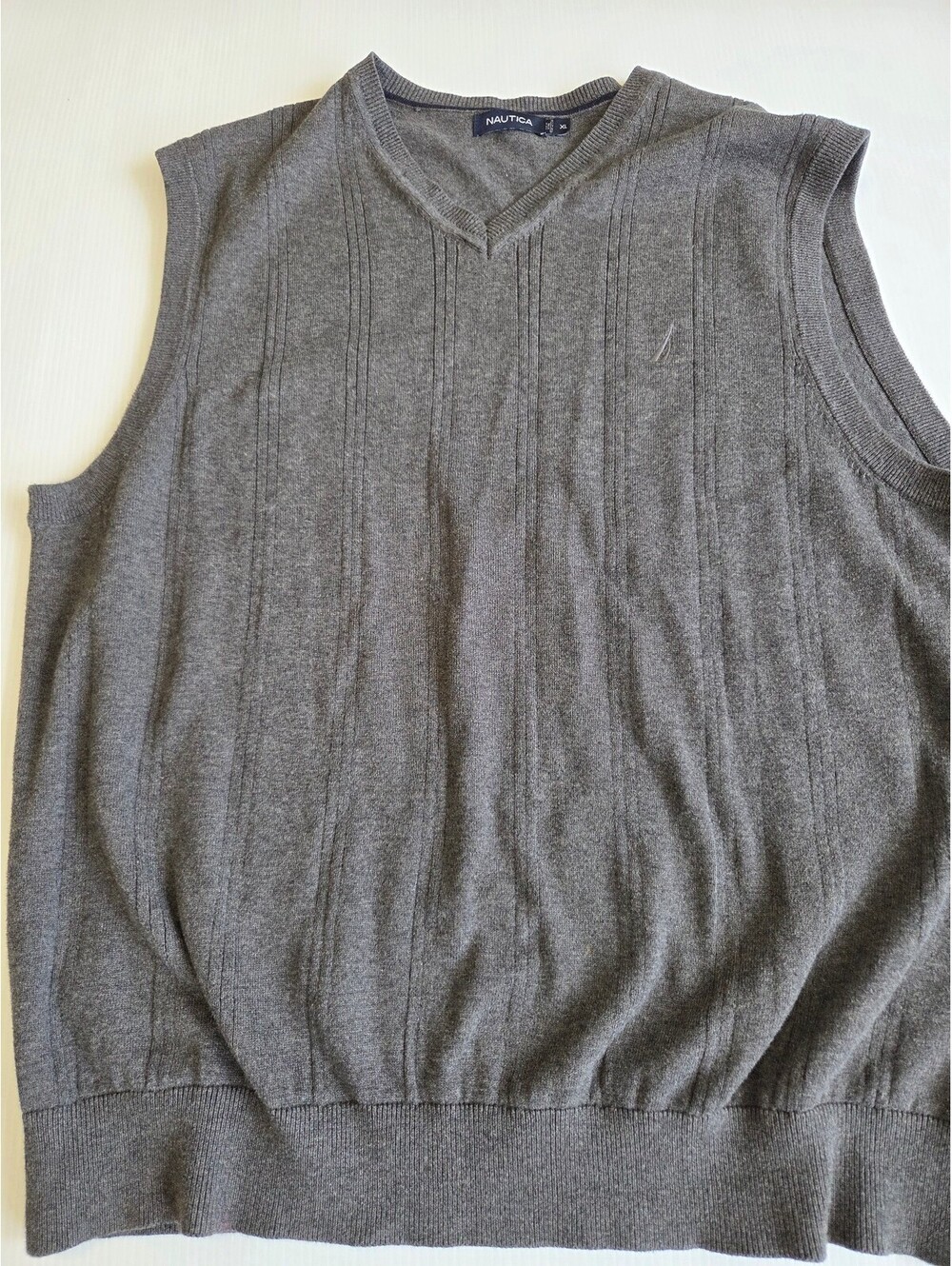 Nautica Men's XL Gray V-Neck Sleeveless Sweater Vest with Embroidered Logo